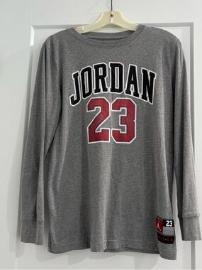 Jordan Boys Practice Flight Graphic Shirt 23 Logo Gray Longsleeve Size XL